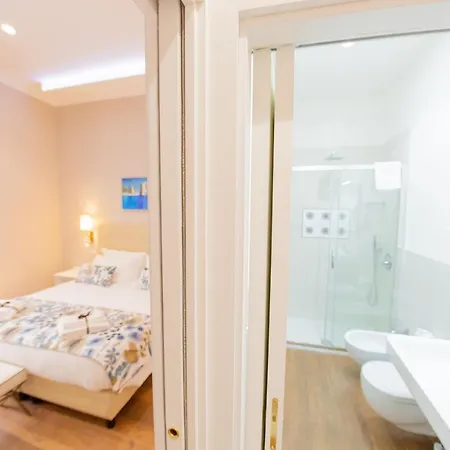 Cuorenapoletano Guest house Naples